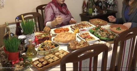 Stari srpski običaji za Badnje veče: Znate li kako se "krsti" trpeza?